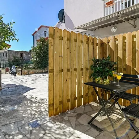 Awesome Apartment In Okrug Gornji With Wifi Trogir