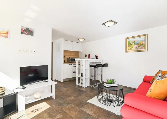 Apartman Amazing Apartment In Okrug Gornji