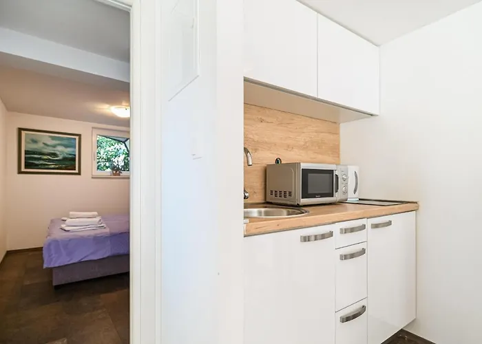 Amazing Apartment In Okrug Gornji Apartman *