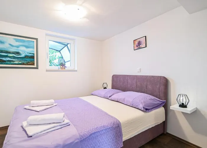 Amazing Apartment In Okrug Gornji Apartman Trogir